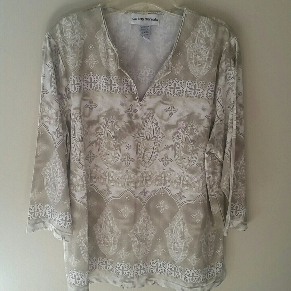 Tan/White V neck w Beading Top Large