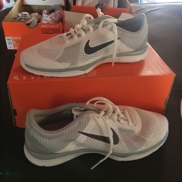 Nike Shoes - New nike women running sneakers