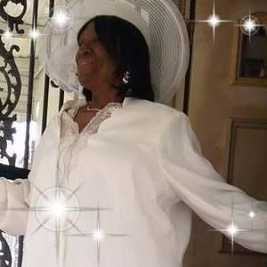 Meet your Posher, Lena