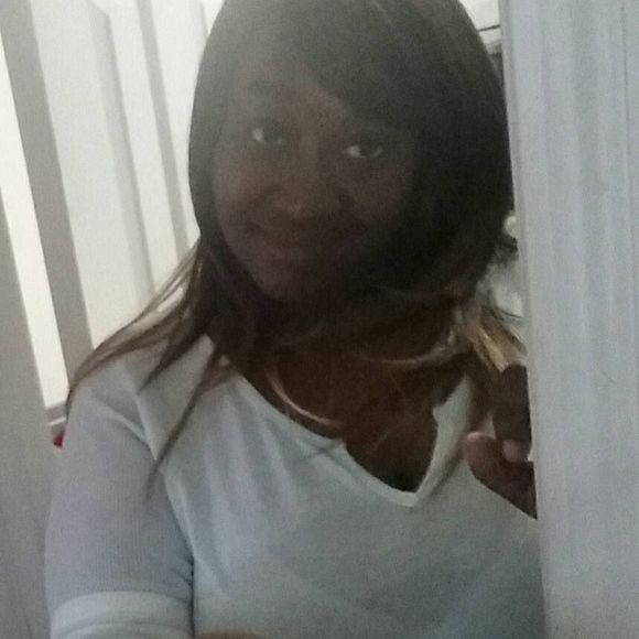 Meet your Posher, Vickie - Picture 1 of 1