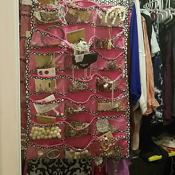 Brooke Amber:Soon to be mother of 4. All must go! - Picture 2 of 6