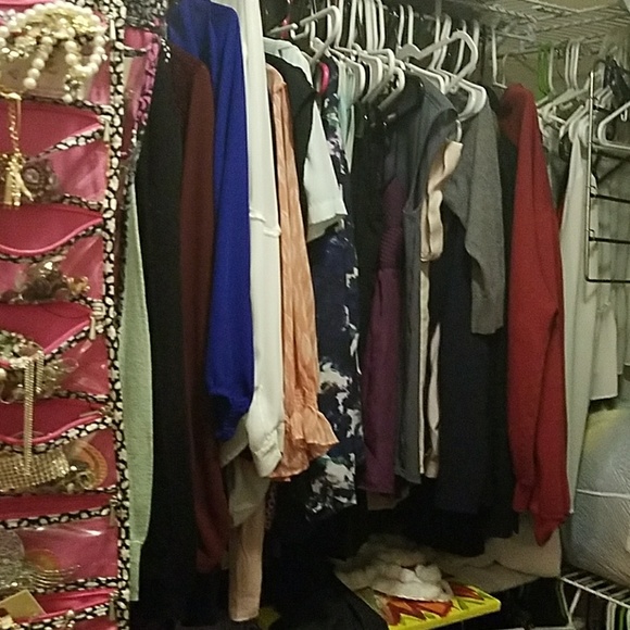 Brooke Amber:Soon to be mother of 4. All must go! - Picture 3 of 6