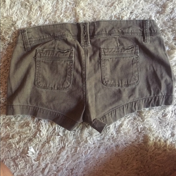 Girls Abercrombie Shorts - Picture 2 of 4