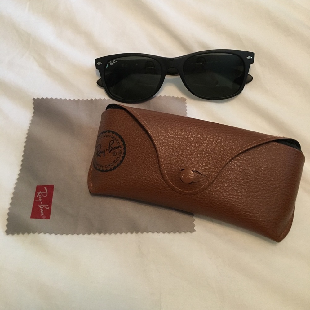 Ray-Ban Matte Black Wayfarer