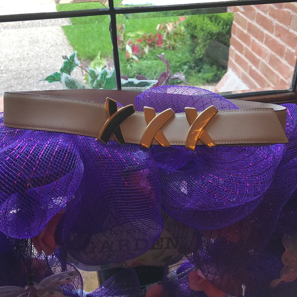 ❗️$$Drop Paloma Picasso Belt Signed authentic Sz M