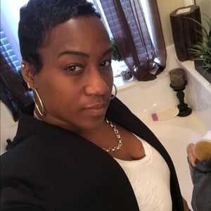 Meet your Posher, Dorisa