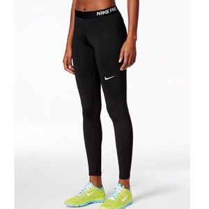 Nike Dri-Fit Leggings in Black Size Small