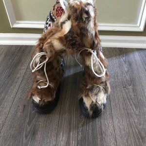 NWOT Muk Luks size 8