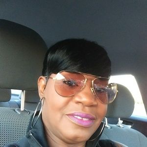 Meet your Posher, Kay