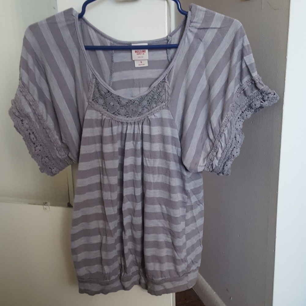 Grey striped flowy tee