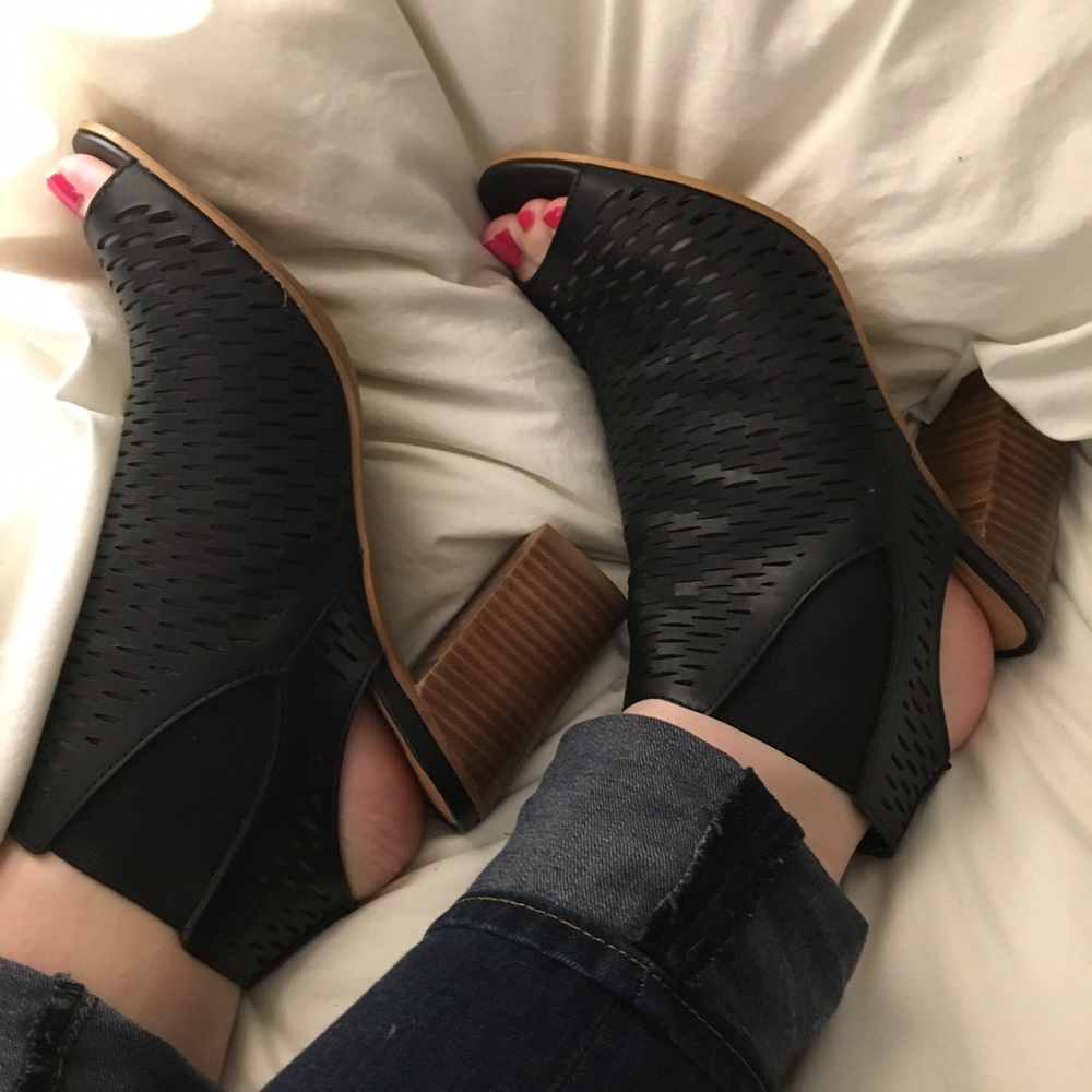 Steve Madden Cut Out Heeled Booties