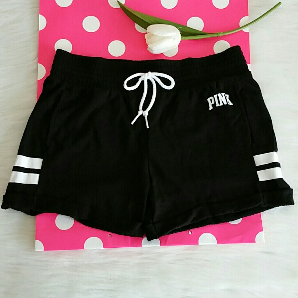 PINK VICTORIA'S SECRET SHORT WITH POCKETS. - Picture 1 of 6