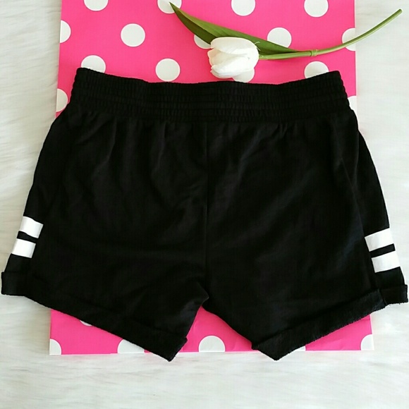 PINK VICTORIA'S SECRET SHORT WITH POCKETS. - Picture 5 of 6
