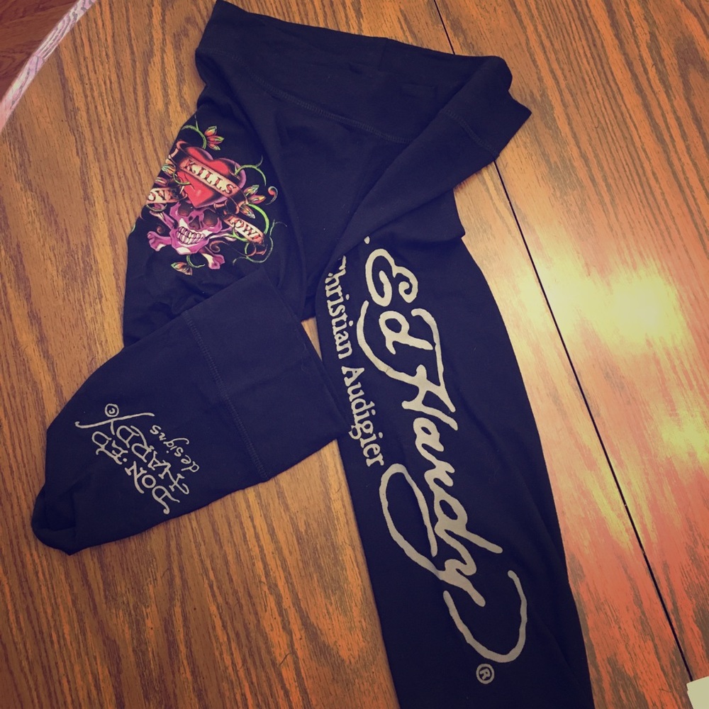 ED HARDY black leggings, size XL but fits smaller!