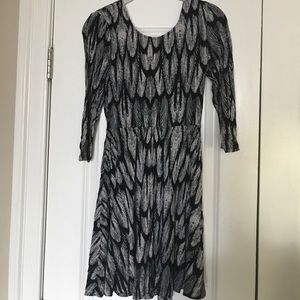 LIKE NEW Express Feather Print Dress - Size S
