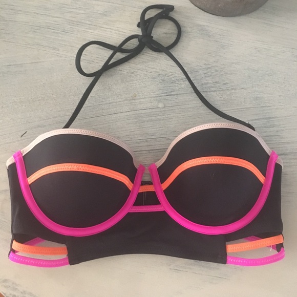 Victoria's Secret Flirty Bandeau bikini top - Picture 1 of 4