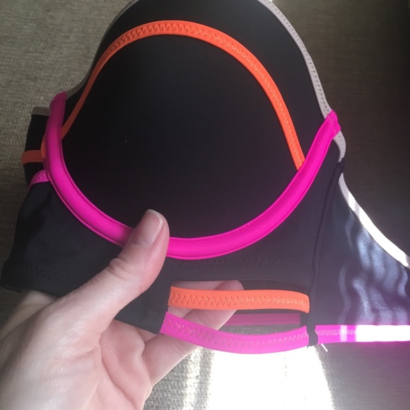 Victoria's Secret Flirty Bandeau bikini top - Picture 4 of 4