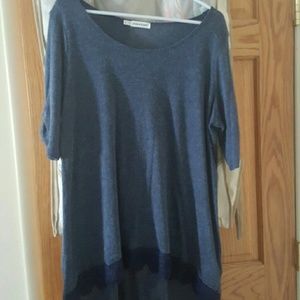 **LAST CHANCE*Blue hi/low tee with crochet accents