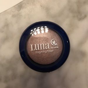 Luna Highlighter in Calypso