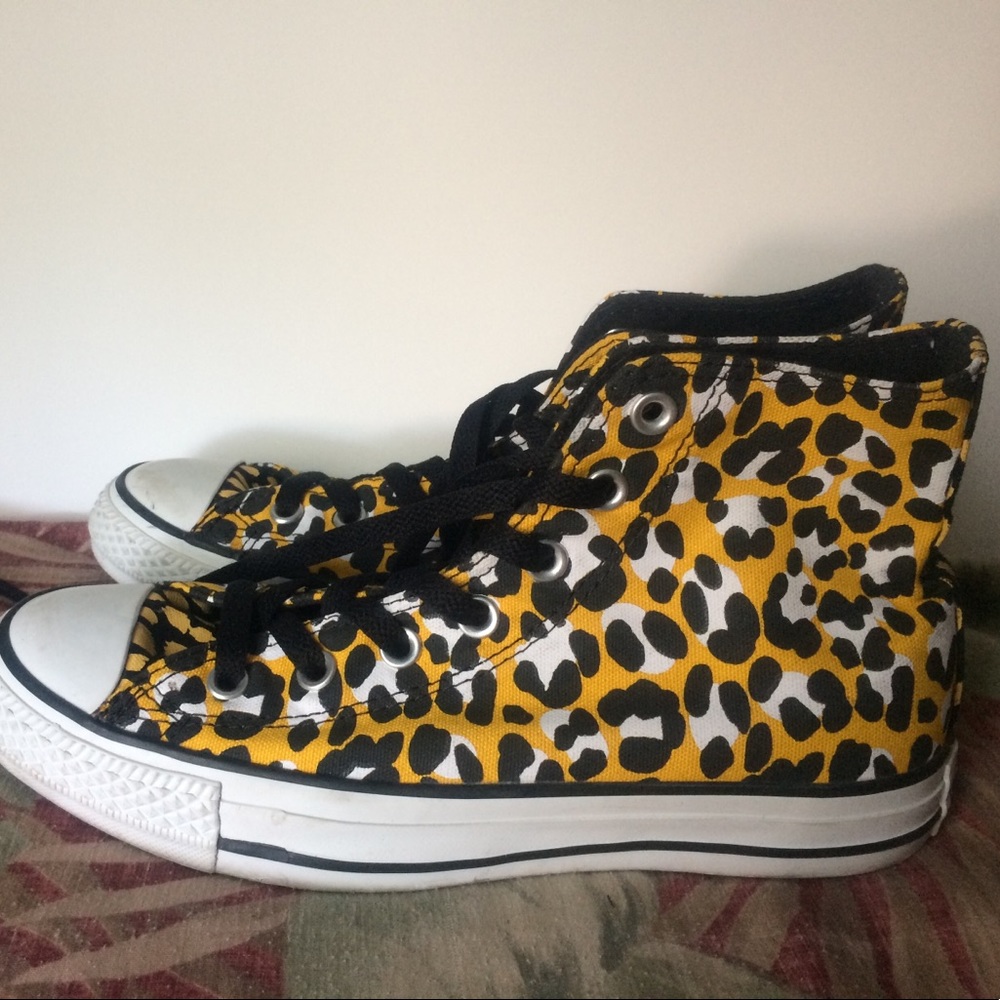 Leopard Spot Converse
