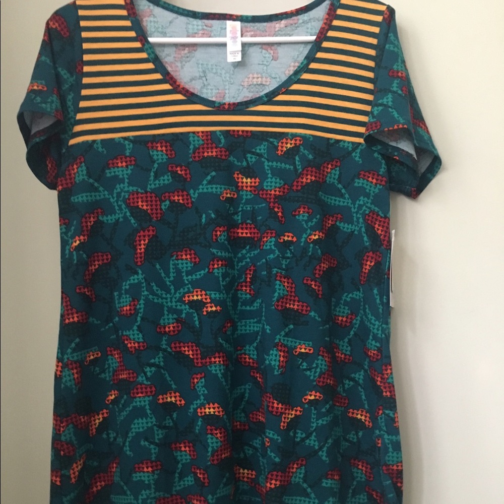 NWT XS classic Tee LLR