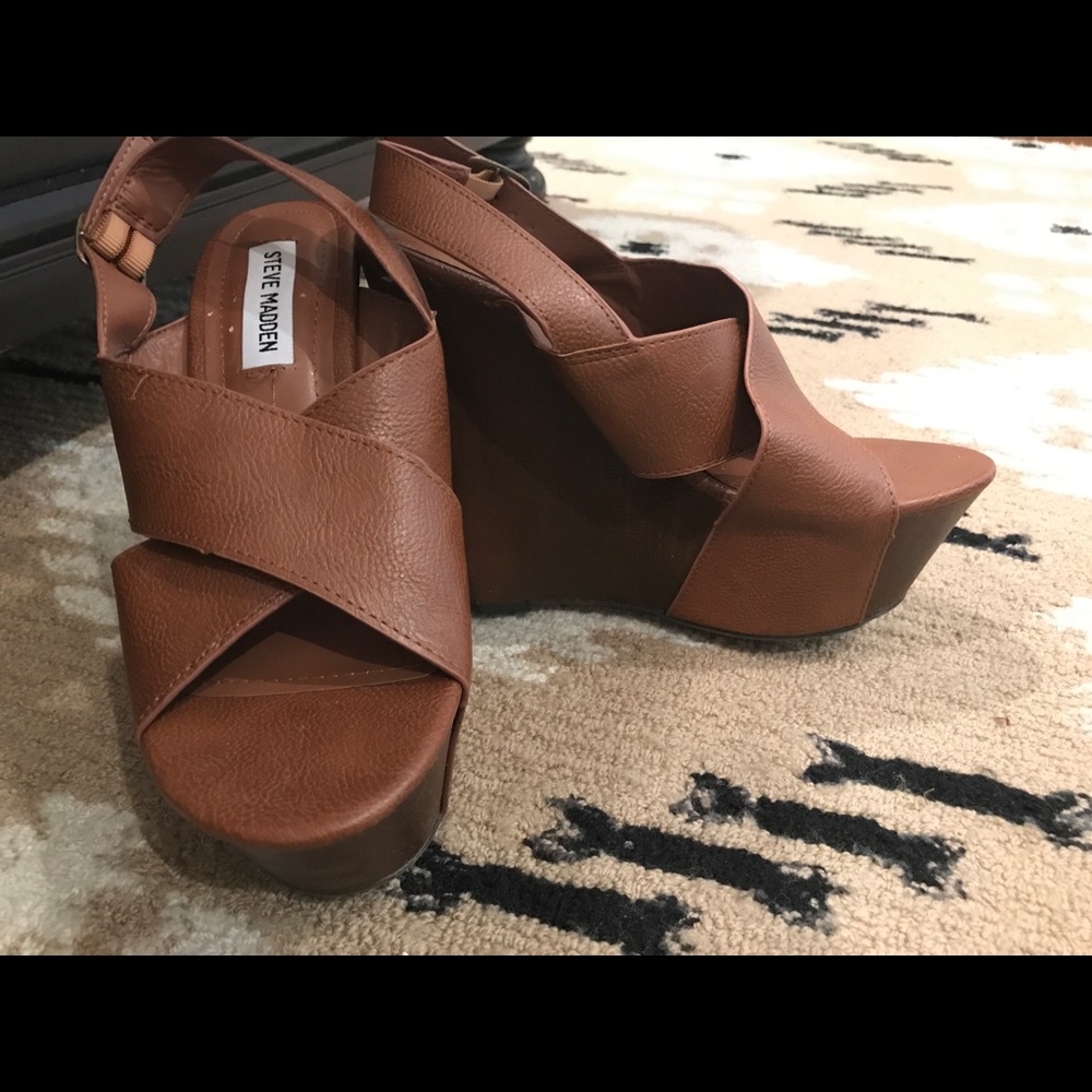 NWT Steve Madden Brown Wedge Heels size 8