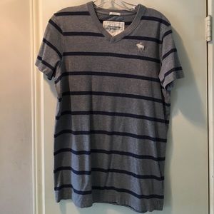 Abercrombie & Fitch Men's V-neck shirt