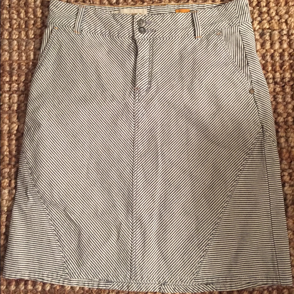 PILCRO AND THE LETTERPRESS DENIM SKIRT // ANTHRO