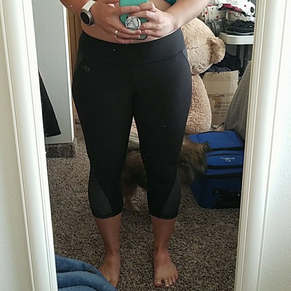 Black capri leggings