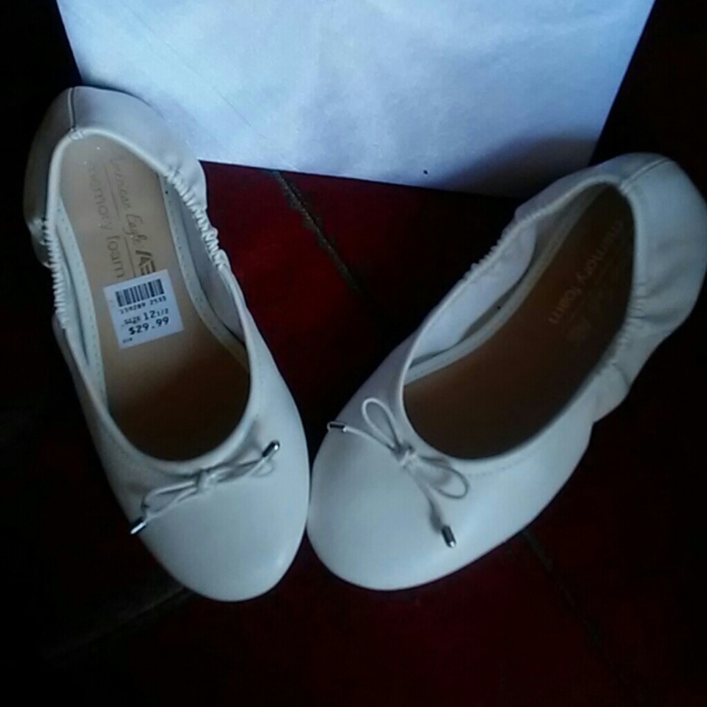 Shoes - Picture 3 of 4