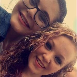 Meet your Posher, Corina