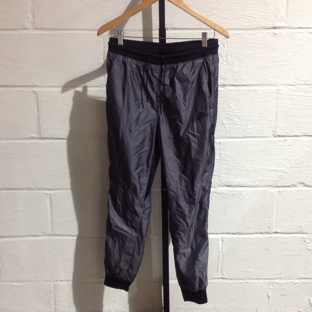 Nike Women's Woven T2 Pants