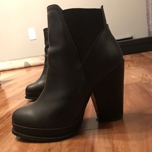 ankle boots