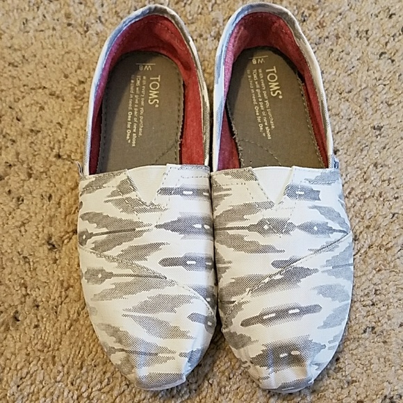 TOMS Shoes - Toms slip-ons, size 8