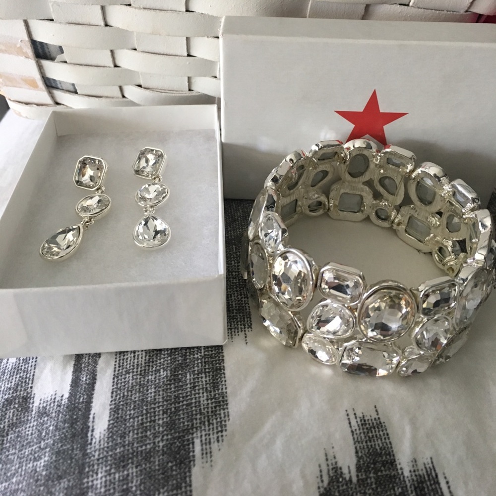 Macy's earnings and matching bracelets