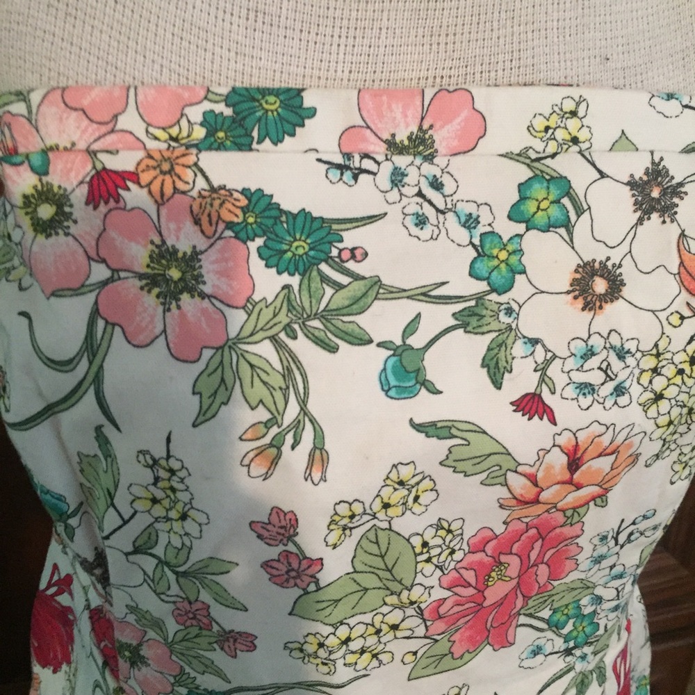Old Navy Strapless flower dress - Picture 2 of 4