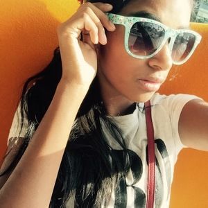 Meet your Posher, Maya