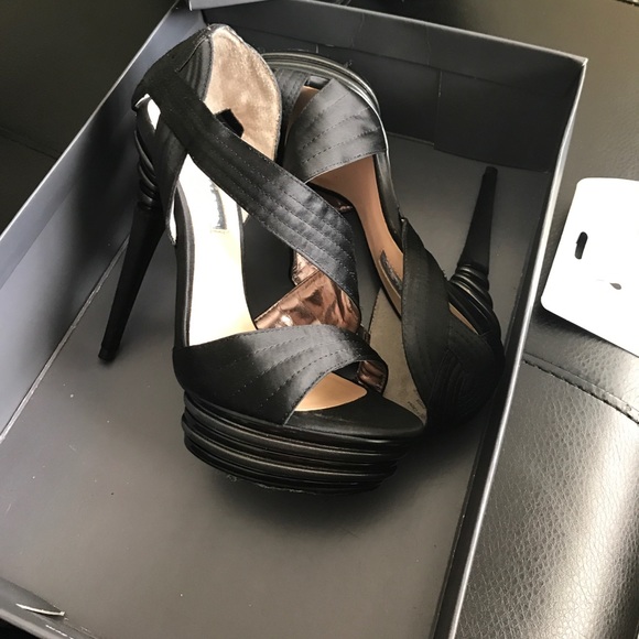 Heels - Picture 3 of 4