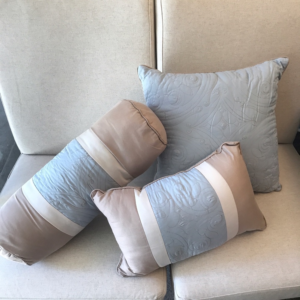 Set of 3 Throw Pillows