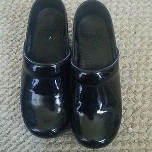Shiny black Dansko's