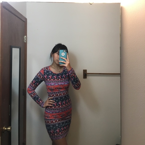 Patterned Bodycon Dress - Picture 5 of 5