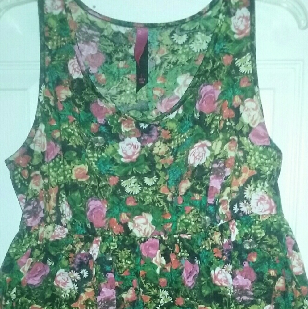 Cute floral top