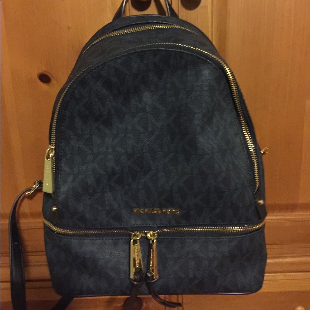 Michael Kors Rhea Zip Medium backpack