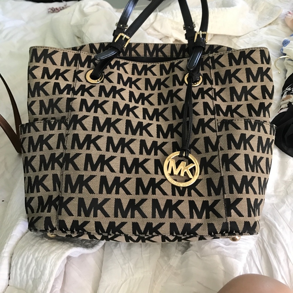 MICHAEL KORS BAG