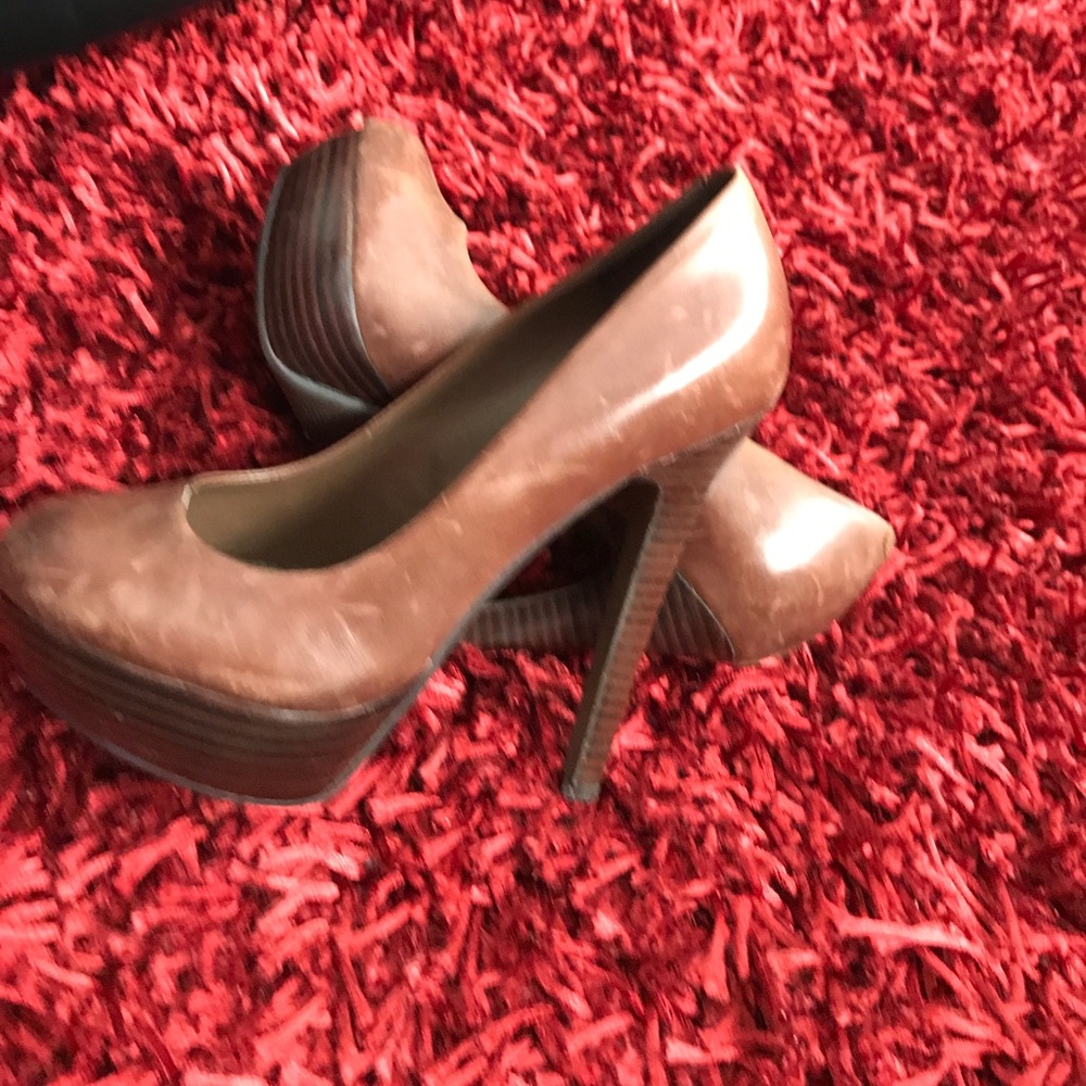 Heels - Picture 2 of 4