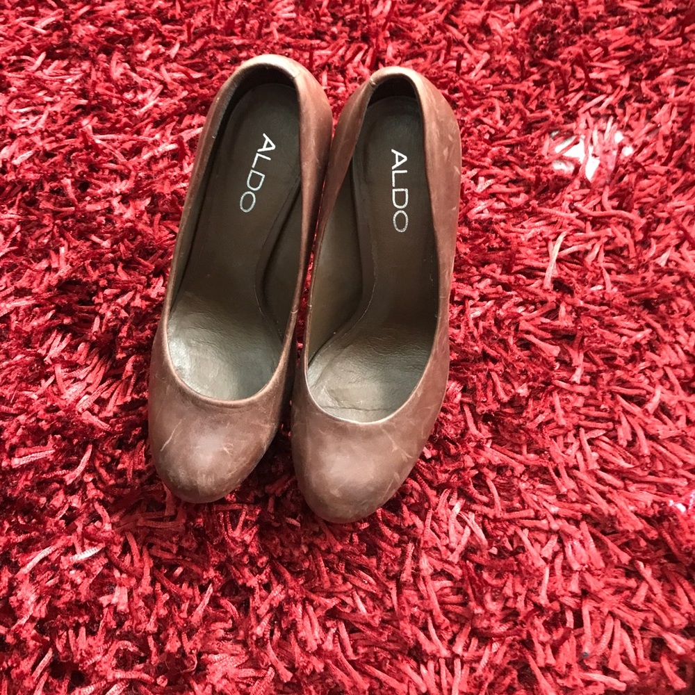 Heels - Picture 3 of 4