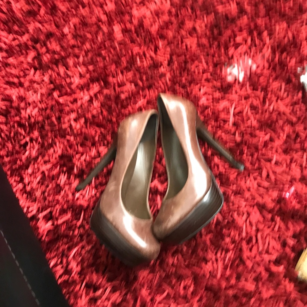 Heels - Picture 4 of 4