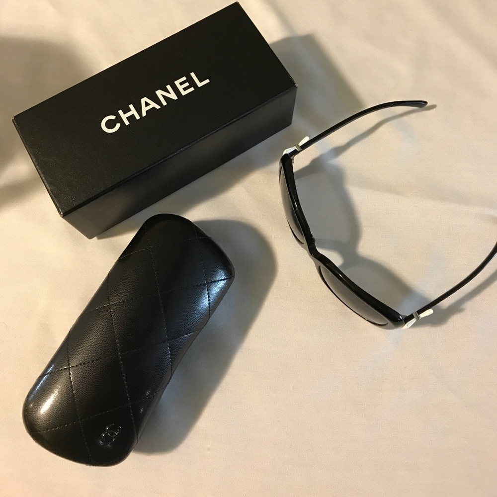 Authentic Chanel polarized sunglasses🕶