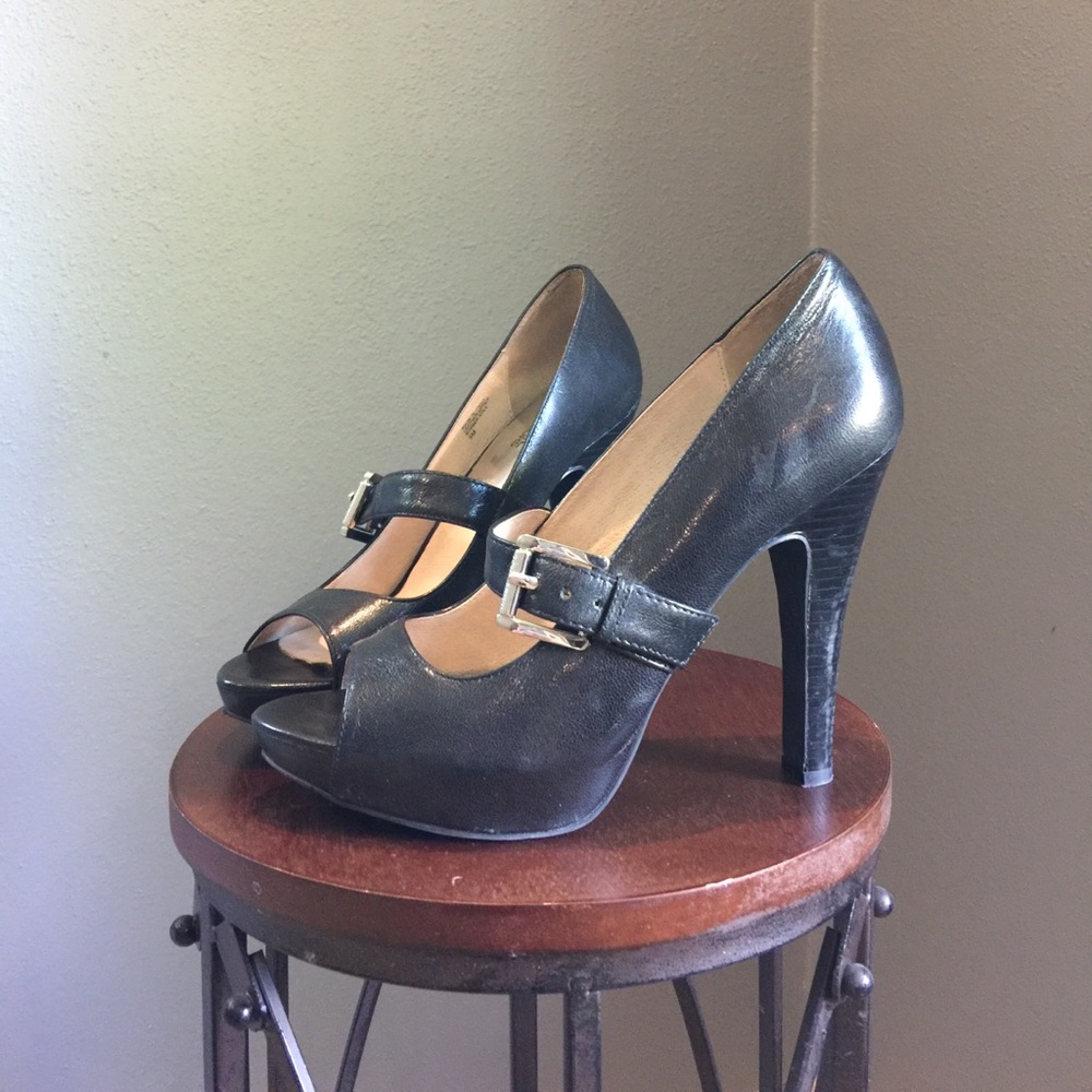 Michael Kors Black Leather Pump Size 9