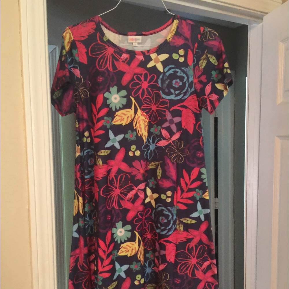 Small LuLaRoe Carly - floral